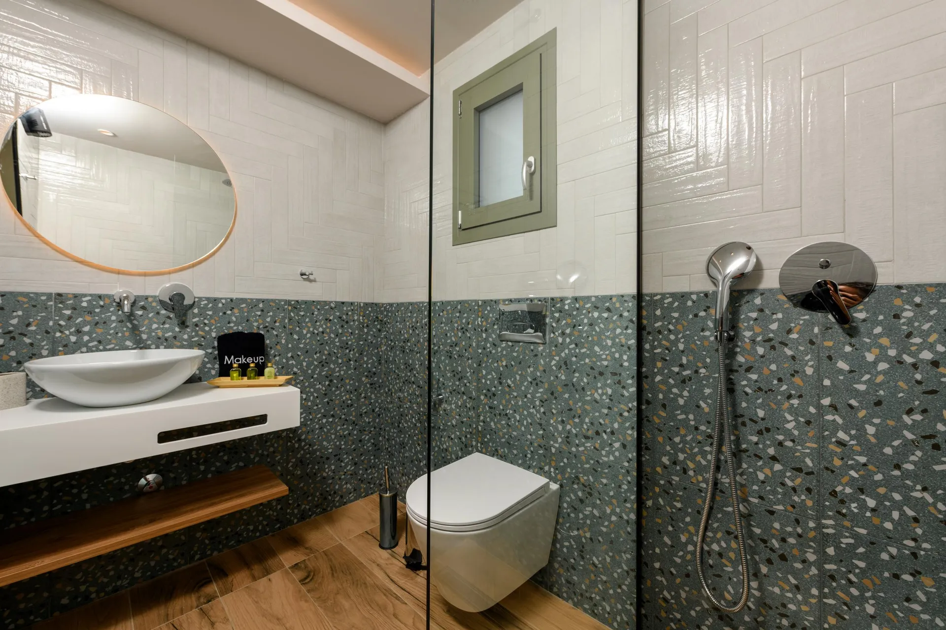 Tiara Holidays - The Olive Land - Deluxe Room - bathroom